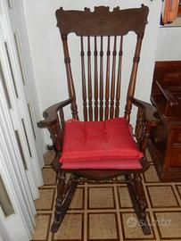 Sedia a dondolo in legno