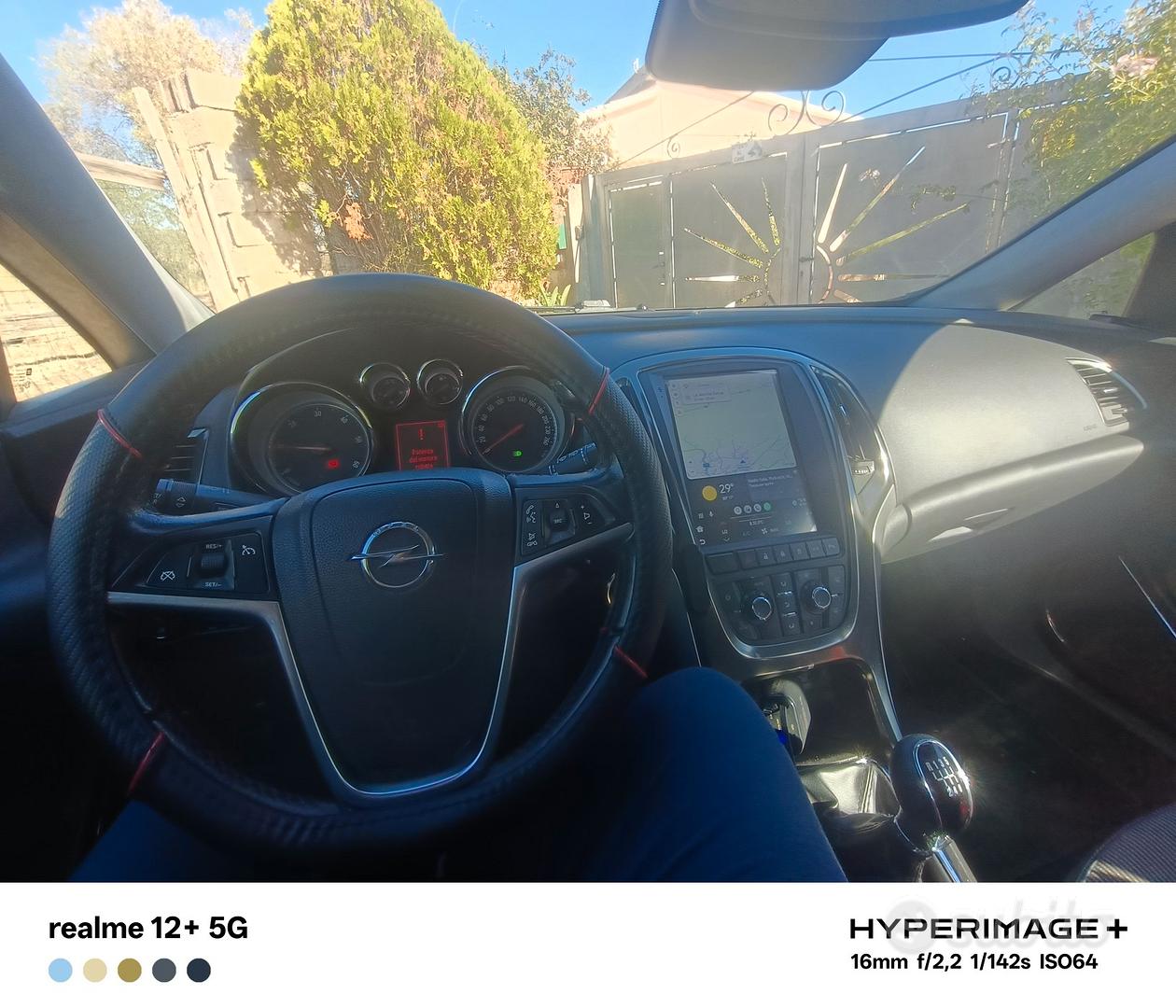 Opel Astra 2010 photo 4