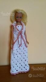 Barbie con vestito elegante