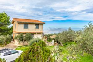 Gibilrossa- villa con vista panoramica