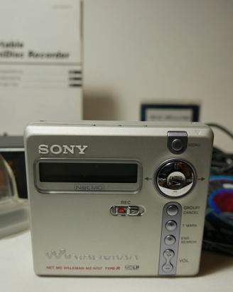 Minidisc Sony MZ-N707 con accessori