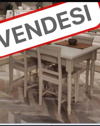 Tavolo da interno