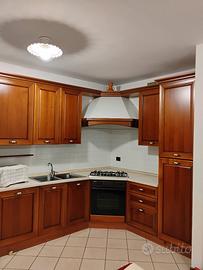 Cucina in Legno ad Angolo