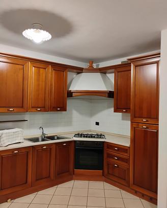 Cucina in Legno ad Angolo