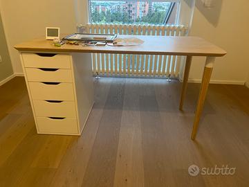 Scrivania Ikea usata pochissimo