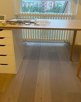 Scrivania Ikea usata pochissimo