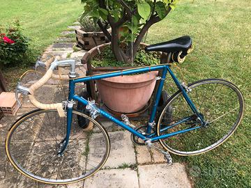 Vecchia bici da restaurare