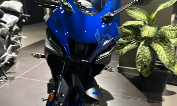 Yamaha YZF R125 NERA O BLU