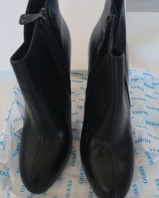 scarpa Guess stivaletto tacco 39