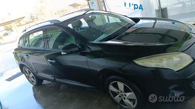 RENAULT MEGANE LEGGI BENE