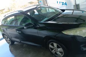 RENAULT MEGANE LEGGI BENE