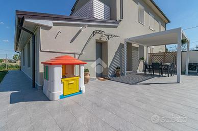 CASA SEMINDIPENDENTE A RAVENNA