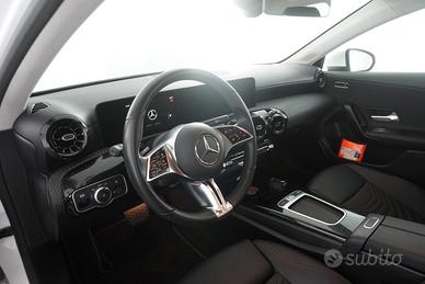 MERCEDES-BENZ A 180 A 180 d Automatic Advanced