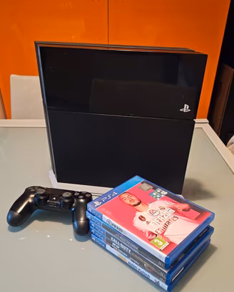 PS4 CONSOLE 500 GB + Controller + 4 Giochi 