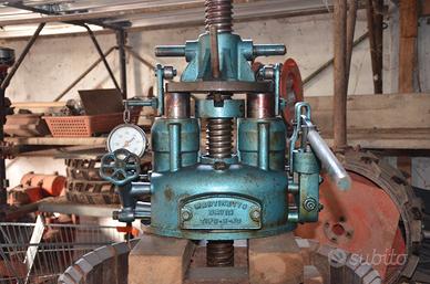 Torchio idraulico D60