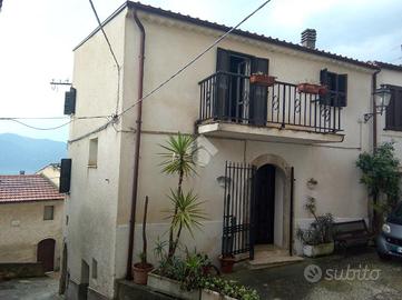 CASA SEMINDIPENDENTE A ALVITO