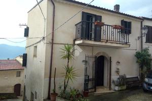 CASA SEMINDIPENDENTE A ALVITO