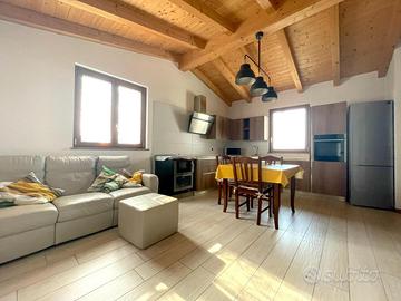 LUMINOSO E RIFINITO BICAMERE AL PIANO PRIMO, NO...