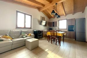 LUMINOSO E RIFINITO BICAMERE AL PIANO PRIMO, NO...