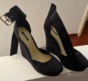 Tacco con zeppa nera