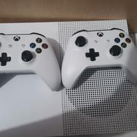 Xbox One S + 2 Joystick