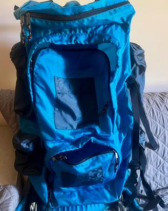 Zaino trekking 60 litri con telaio