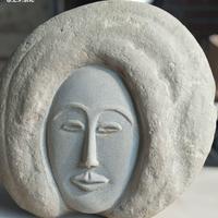 volto scolpito nella Pietra