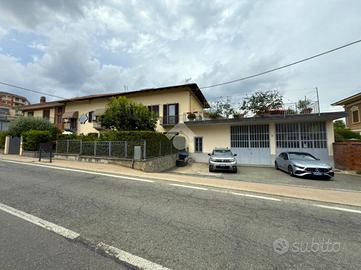 VILLA A SCHIERA D'ANGOLO A GIAVENO