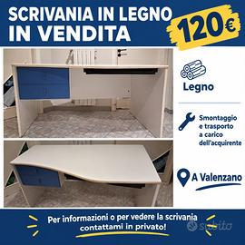 Scrivania in legno