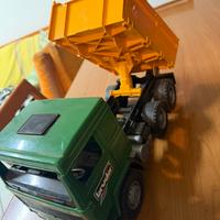Bruder camion giocattolo