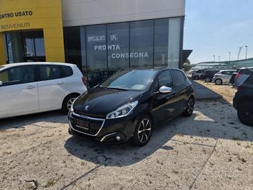 PEUGEOT 208 5 porte Signature