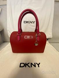 Borsa donna modello bauletto marca DKNY