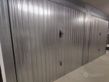 Box per auto o deposito archivio o magazzino