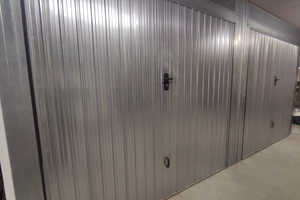 Box per auto o deposito archivio o magazzino