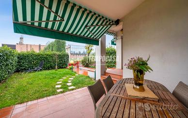 VILLA DI TESTA IN ZONA PARCO CON GIARDINO PRIVATO,