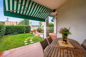 VILLA DI TESTA IN ZONA PARCO CON GIARDINO PRIVATO,