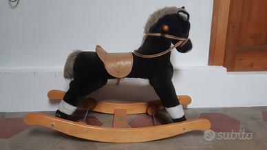 Cavallo a dondolo con ruote della GyGy
