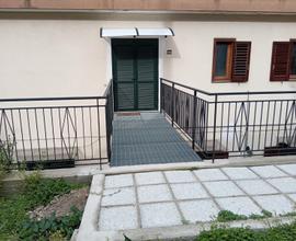 Bilocale ristrutturato in villa