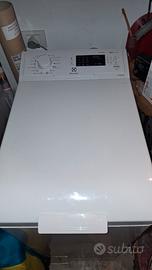 lavatrice Electrolux larga 40 cm carica alto