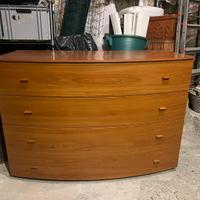 Mobile con 4 cassettoni - pratico e capiente