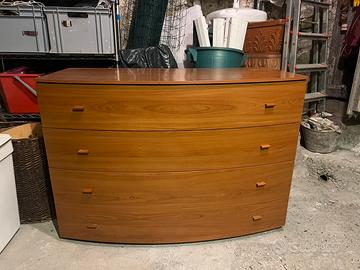 Mobile con 4 cassettoni - pratico e capiente