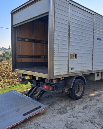 Trasporti e traslochi con autista e furgone