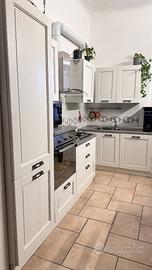 CUCINA IN LEGNO BIANCO