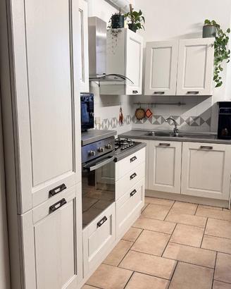 CUCINA IN LEGNO BIANCO