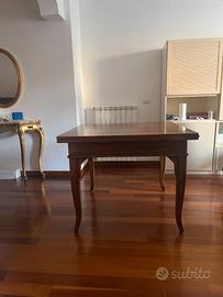 Tavolo in legno estensibile