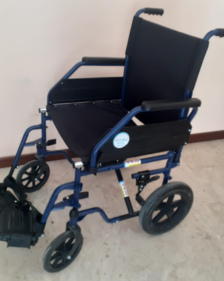 Sedia a rotelle prima fuori misura