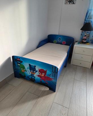 Letto per bambini e lampadario dei pjmask