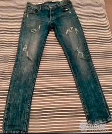 Jeans con strappi