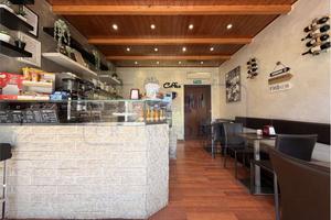 NEGOZIO CON ATTIVITA' DI BAR TAVOLA FREDDA