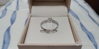 Anello solitario Stroili ORO/Diamanti 0,17  NUOVO